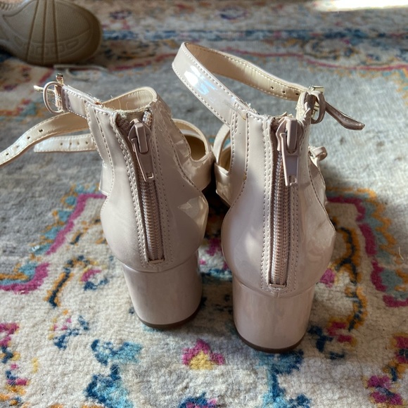 The Cutest Nine West Strappy Heels - Picture 6 of 6